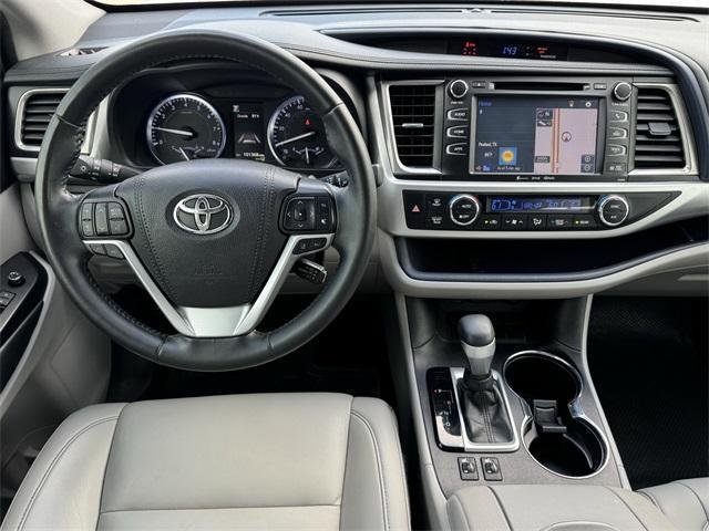 used 2019 Toyota Highlander car, priced at $22,899