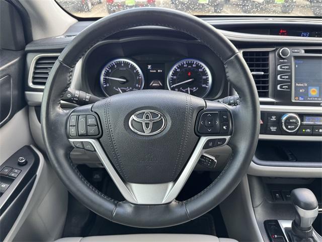 used 2019 Toyota Highlander car, priced at $22,899