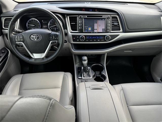 used 2019 Toyota Highlander car, priced at $22,899