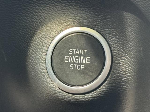 used 2022 Volvo XC40 car, priced at $19,897