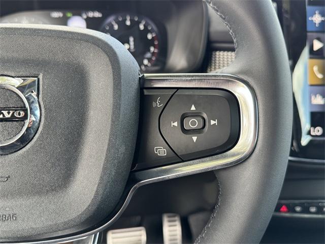 used 2022 Volvo XC40 car, priced at $19,897