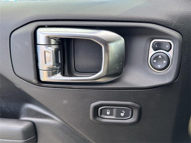 new 2025 Jeep Wrangler car, priced at $41,545