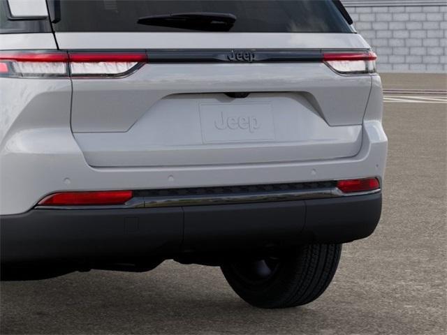 new 2025 Jeep Grand Cherokee car, priced at $44,797