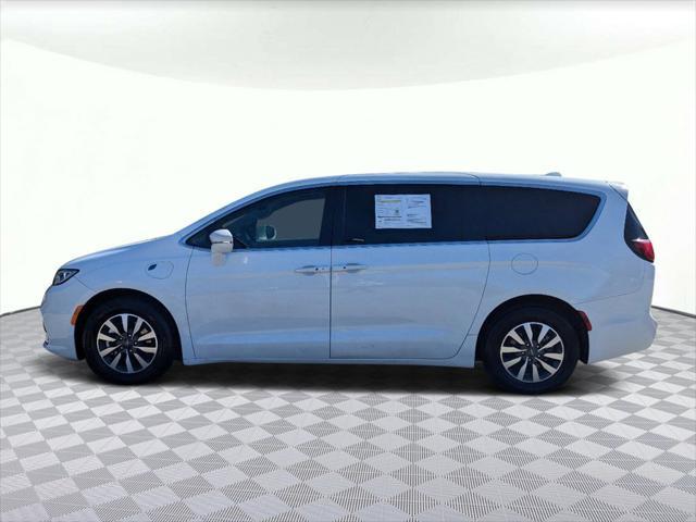 used 2022 Chrysler Pacifica Hybrid car, priced at $26,992