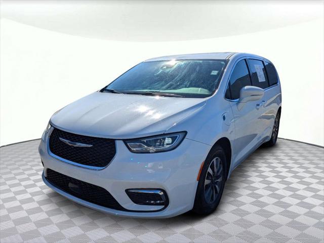 used 2022 Chrysler Pacifica Hybrid car, priced at $26,992