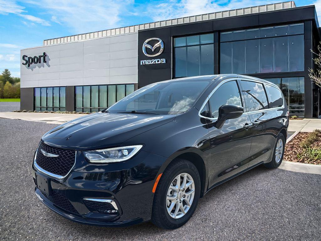 used 2024 Chrysler Pacifica car, priced at $28,888