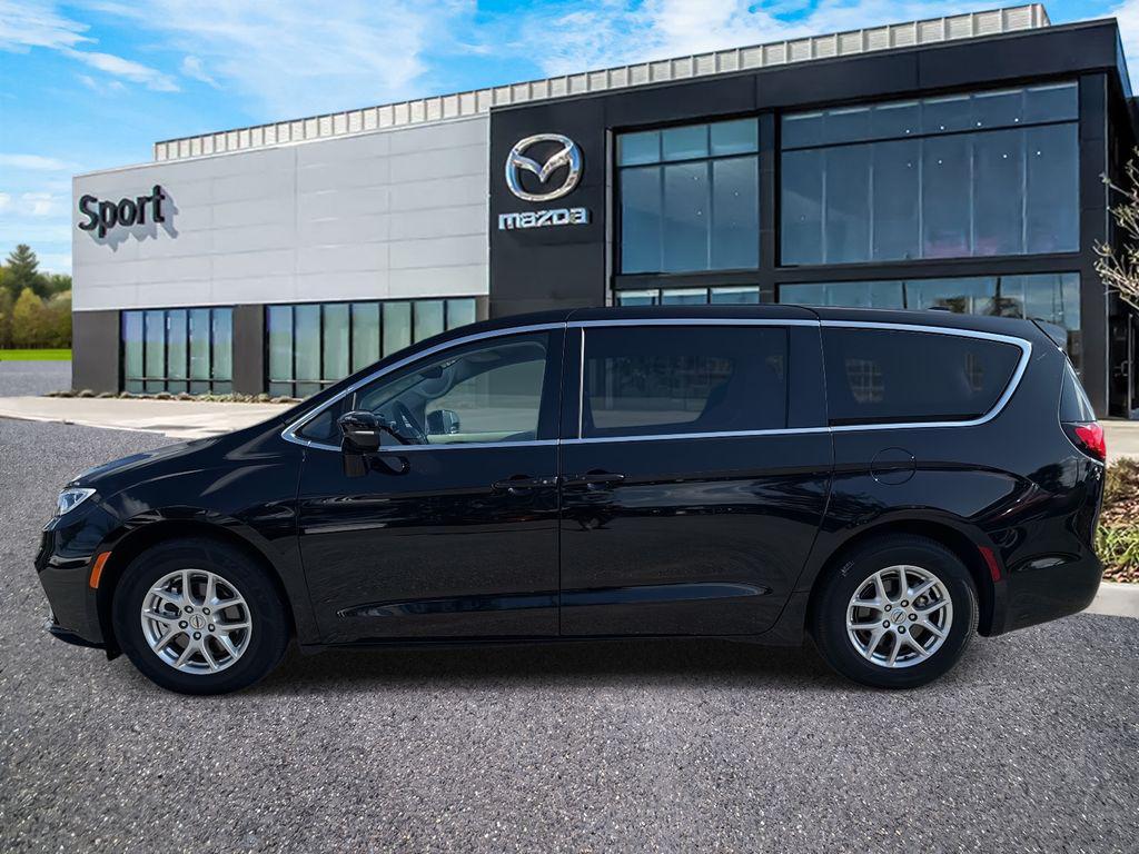 used 2024 Chrysler Pacifica car, priced at $28,888
