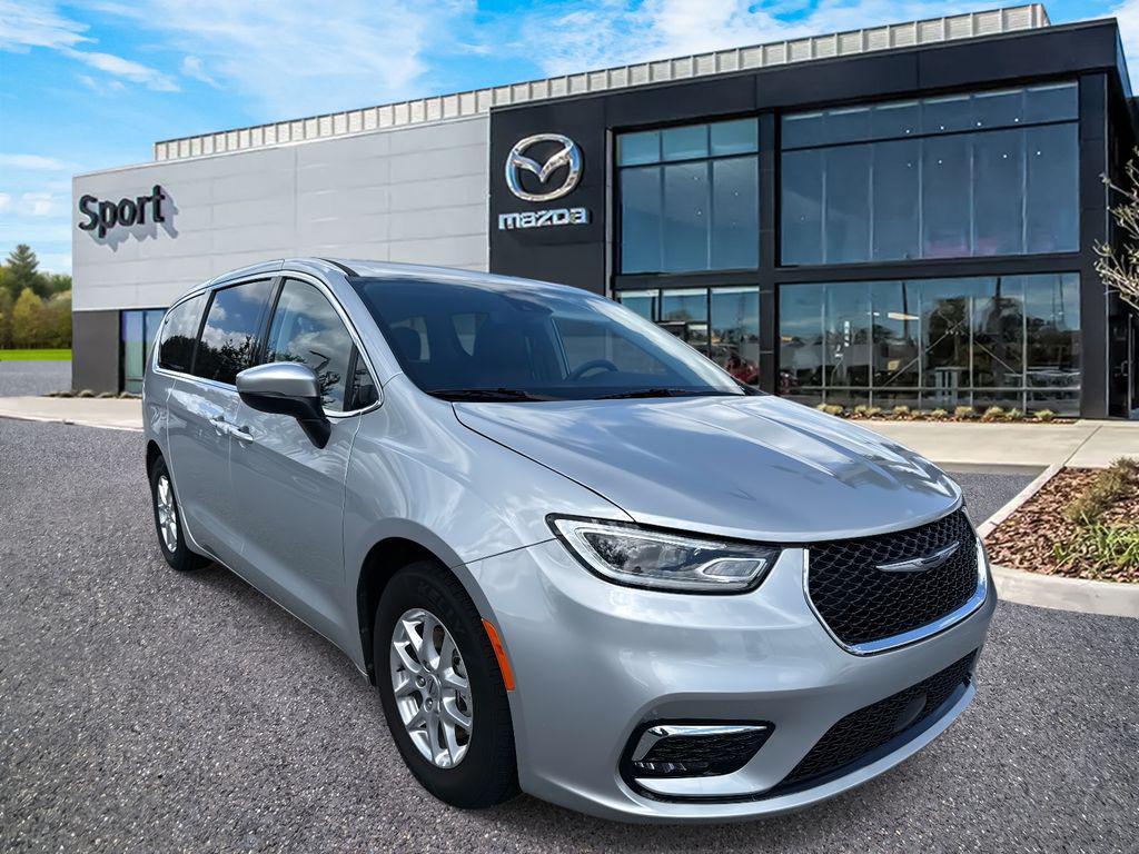 used 2023 Chrysler Pacifica car, priced at $21,788