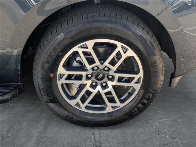 new 2025 Ford Expedition car, priced at $68,705