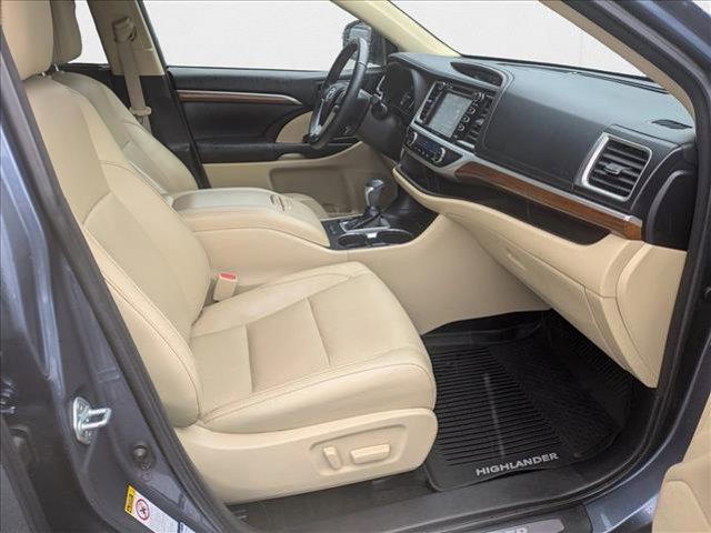used 2017 Toyota Highlander Hybrid car, priced at $18,499