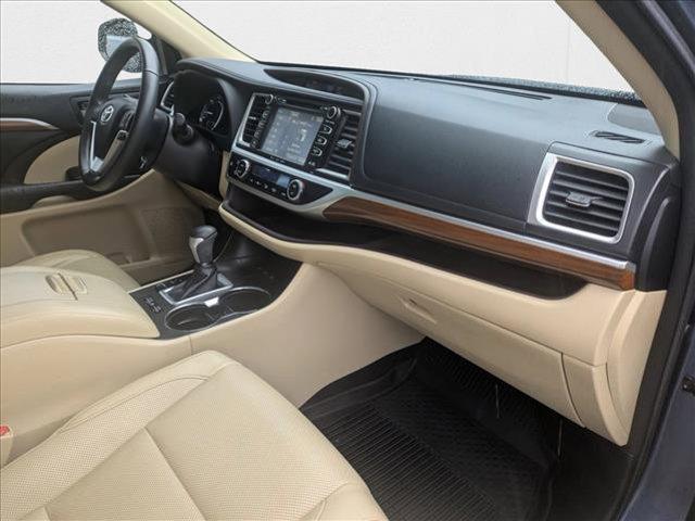 used 2017 Toyota Highlander Hybrid car, priced at $18,499