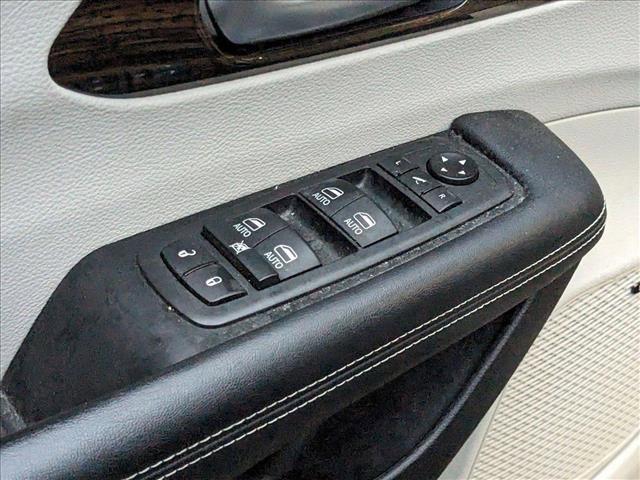 used 2021 Chrysler Pacifica Hybrid car, priced at $20,898