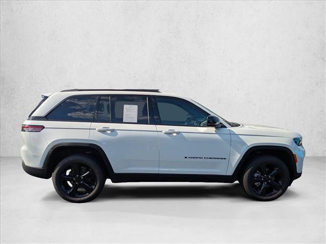 used 2025 Jeep Grand Cherokee car, priced at $39,994