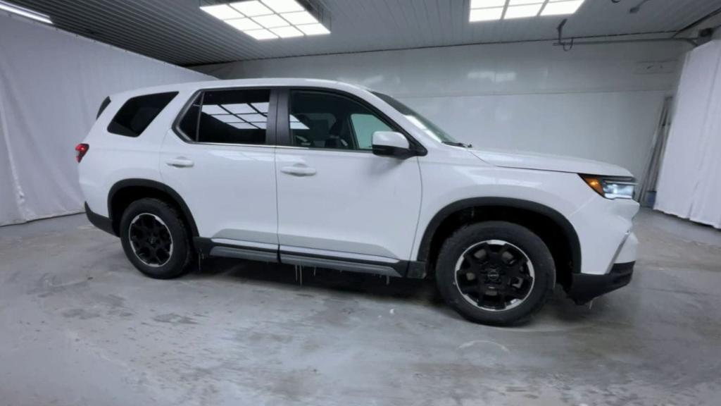 new 2025 Honda Pilot car, priced at $47,205