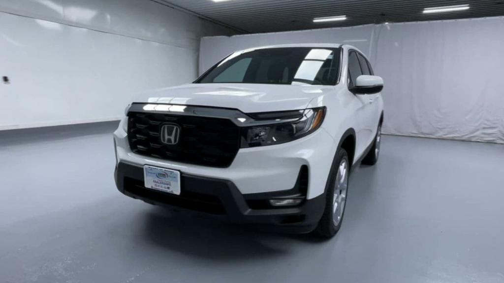 new 2025 Honda Passport car, priced at $43,395