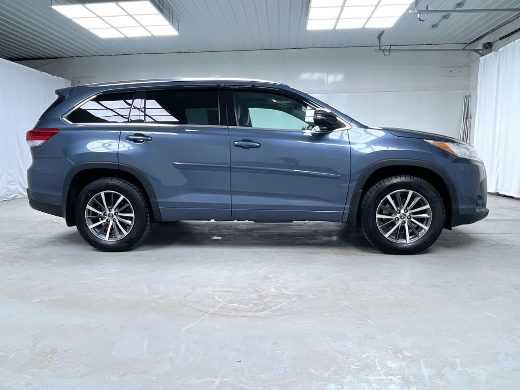 used 2018 Toyota Highlander car, priced at $25,458