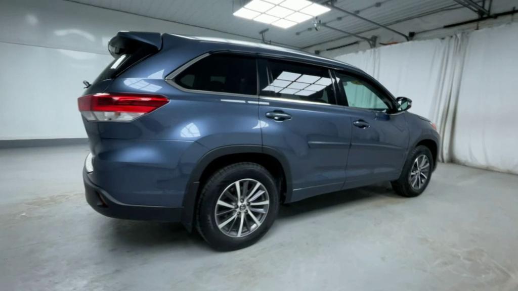 used 2018 Toyota Highlander car, priced at $25,458