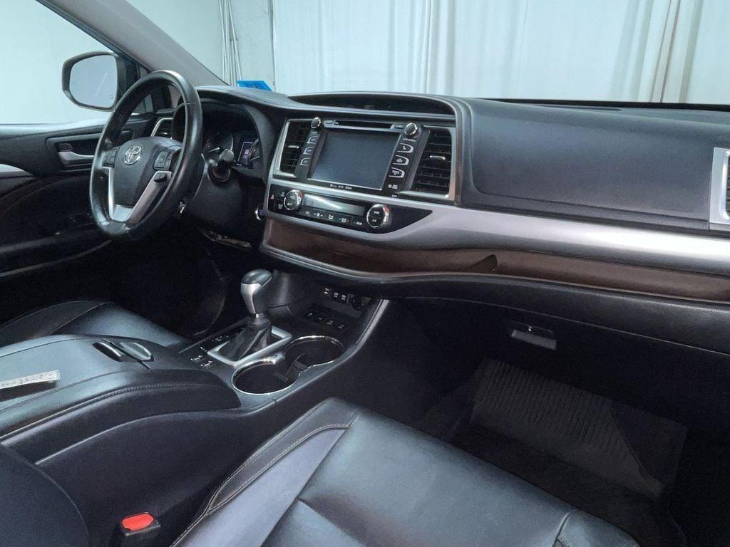 used 2018 Toyota Highlander car, priced at $25,458