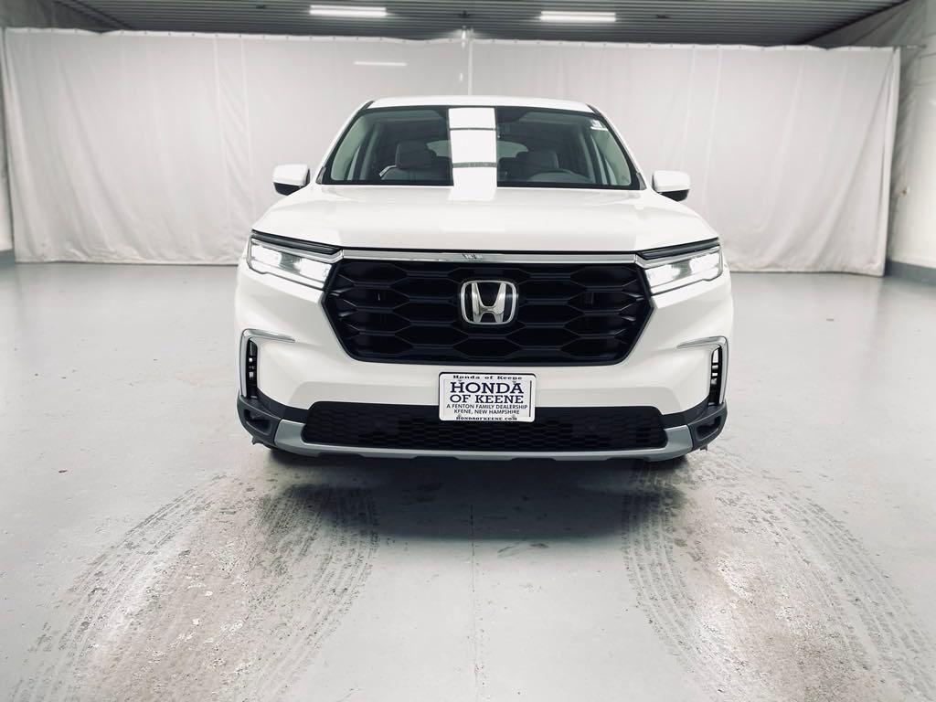 new 2025 Honda Pilot car, priced at $48,350