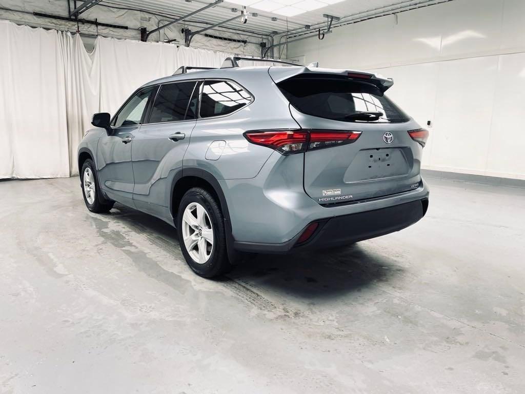 used 2020 Toyota Highlander car, priced at $30,995