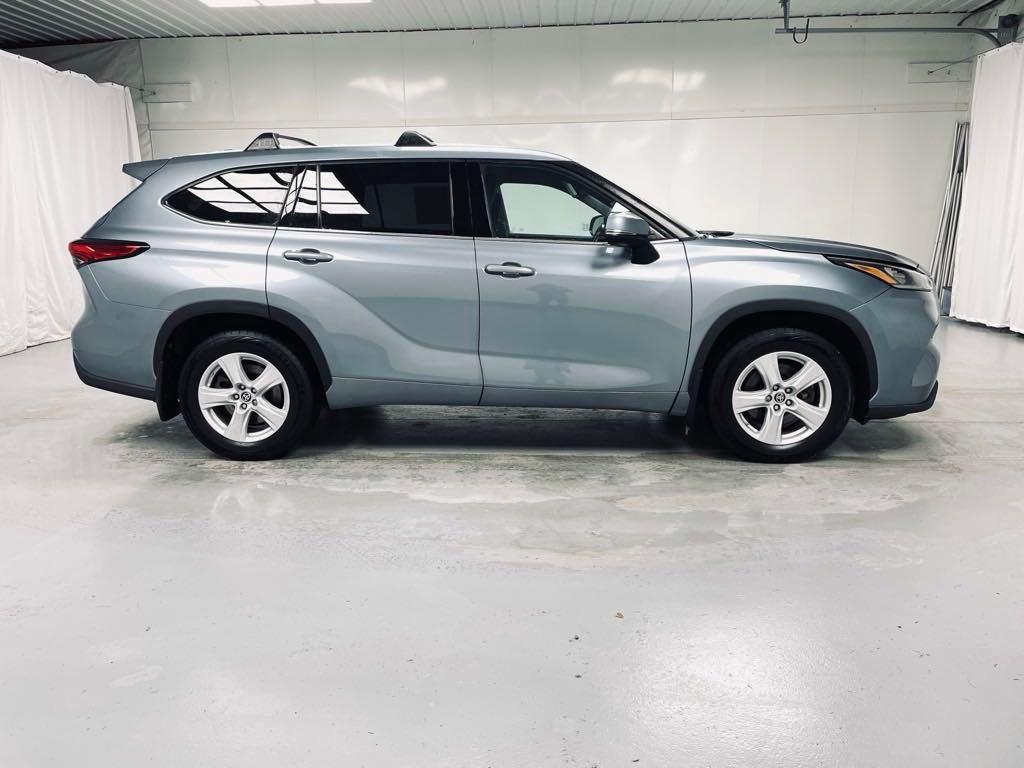 used 2020 Toyota Highlander car, priced at $30,995