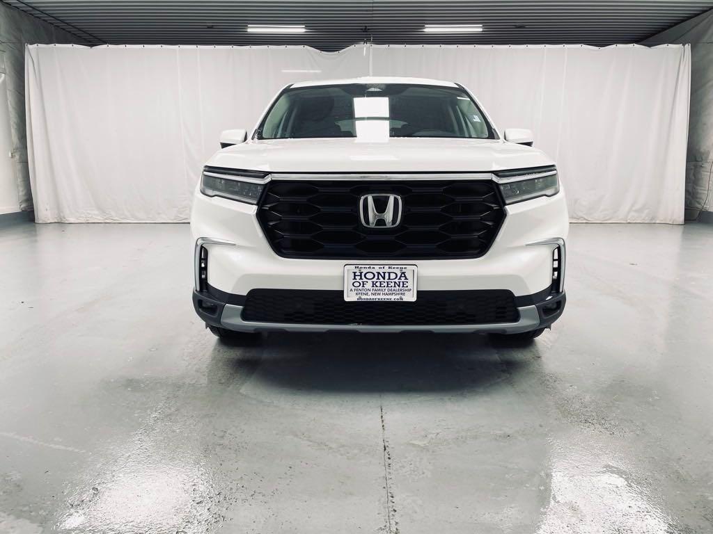 new 2025 Honda Pilot car, priced at $48,350