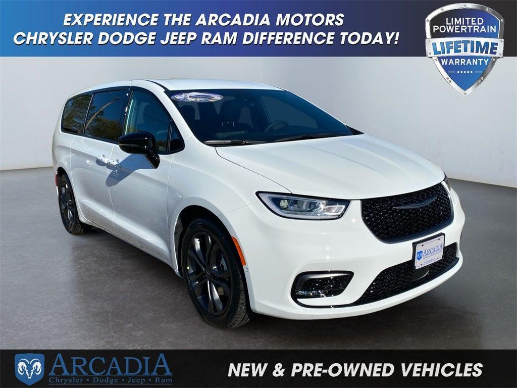 new 2026 Chrysler Pacifica car, priced at $43,750