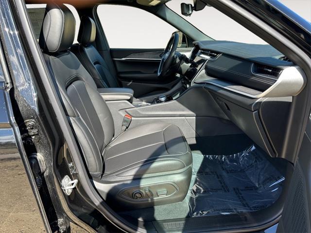 new 2025 Jeep Grand Cherokee L car, priced at $55,555