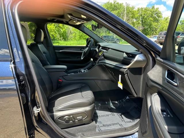 new 2024 Jeep Grand Cherokee L car, priced at $61,555