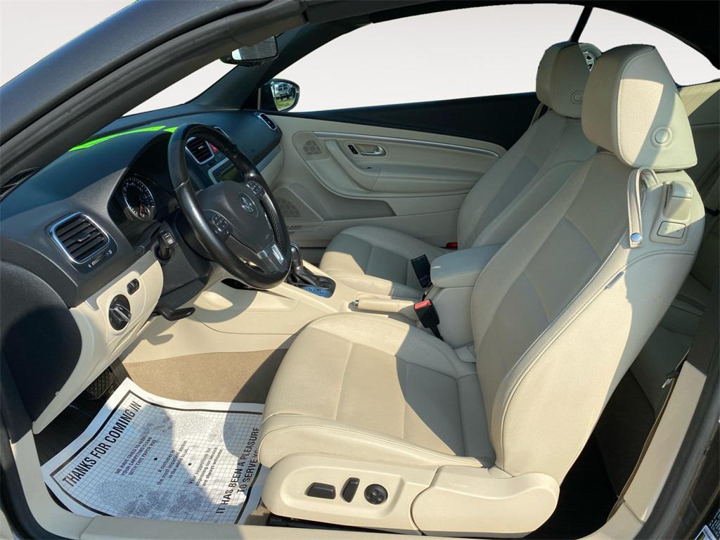 used 2014 Volkswagen Eos car, priced at $11,279