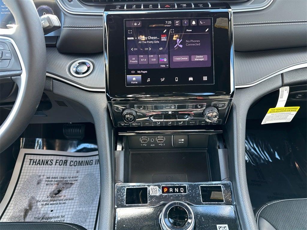 new 2025 Jeep Grand Cherokee car, priced at $43,950