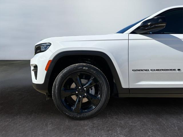 new 2025 Jeep Grand Cherokee car, priced at $47,575