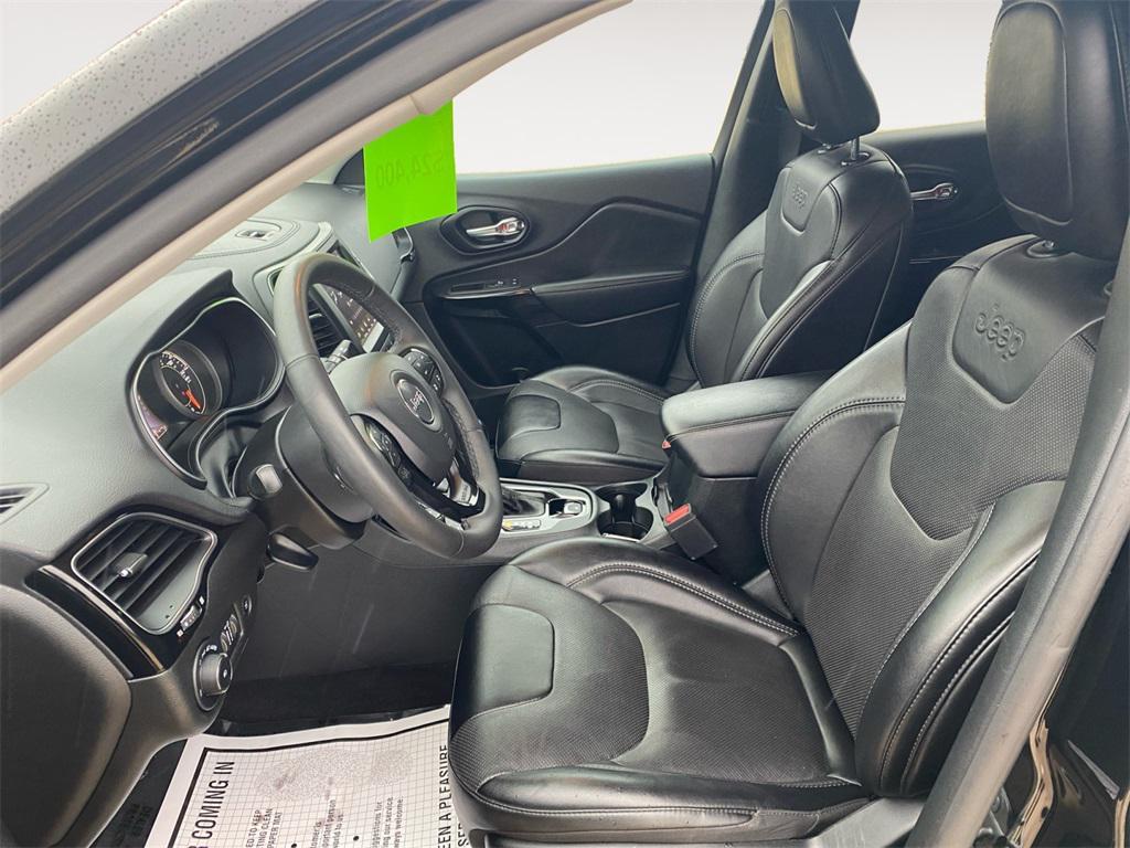 used 2023 Jeep Cherokee car, priced at $23,960