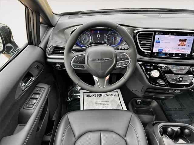new 2025 Chrysler Pacifica car, priced at $45,453