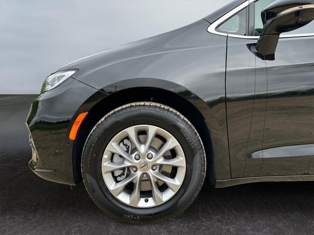 new 2025 Chrysler Pacifica car, priced at $45,453