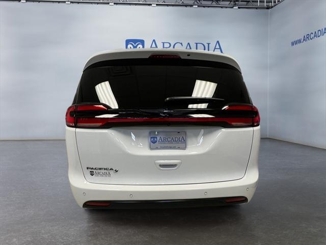 new 2024 Chrysler Pacifica car, priced at $45,200