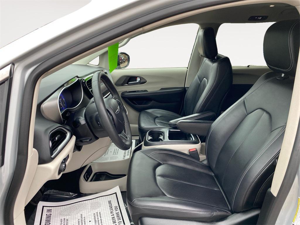 used 2024 Chrysler Pacifica car, priced at $29,700