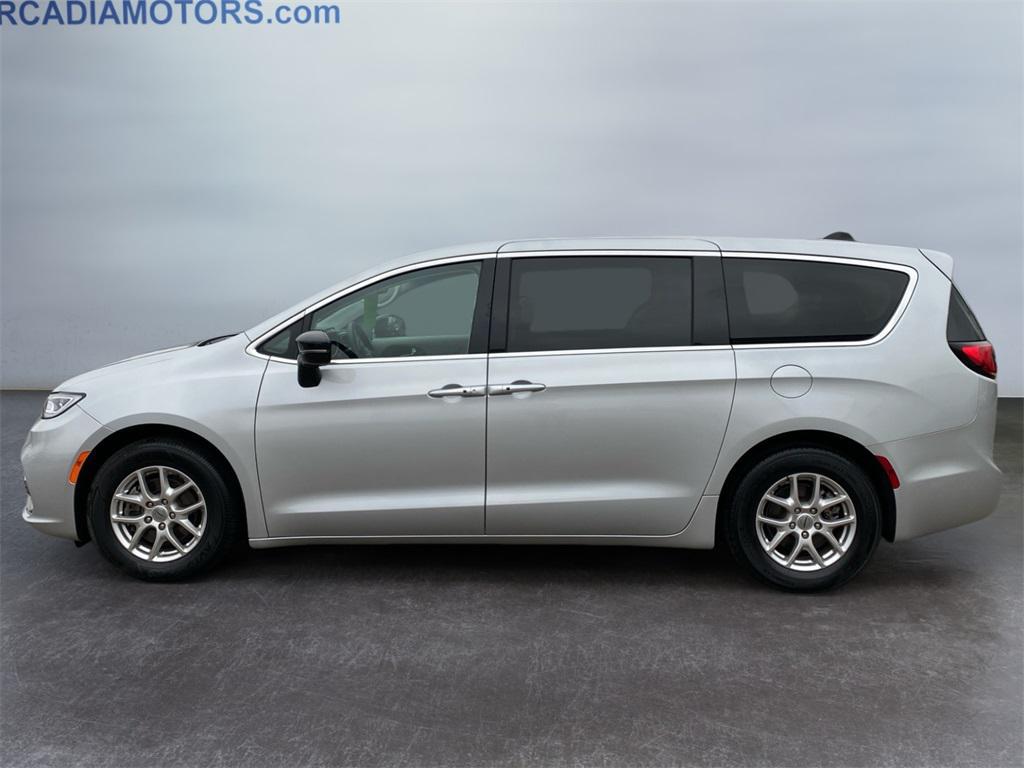 used 2024 Chrysler Pacifica car, priced at $29,700