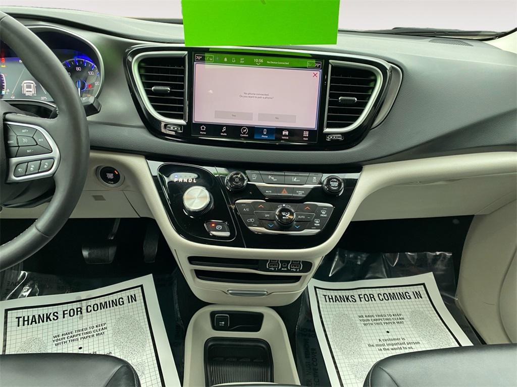 used 2024 Chrysler Pacifica car, priced at $29,700