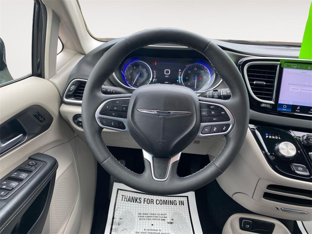 used 2024 Chrysler Pacifica car, priced at $29,999