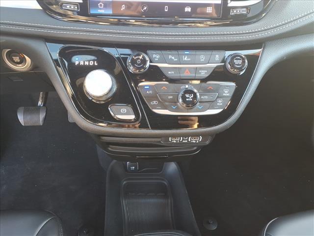 used 2023 Chrysler Pacifica car, priced at $17,995