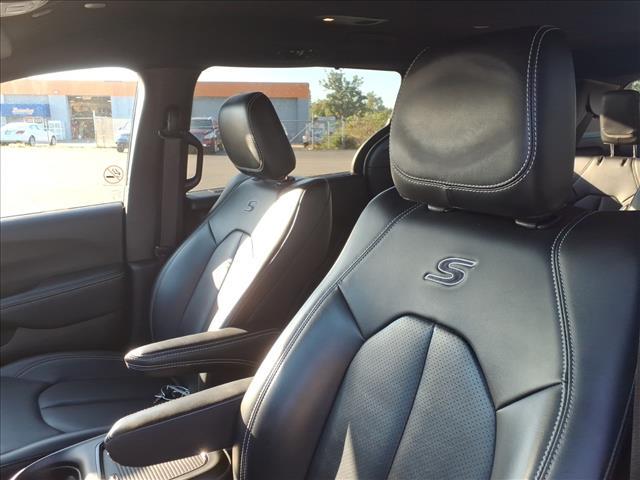 used 2023 Chrysler Pacifica car, priced at $17,995