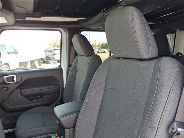 new 2025 Jeep Wrangler car