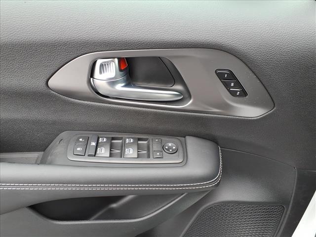 new 2026 Chrysler Pacifica car