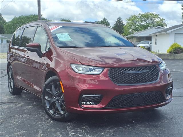 used 2023 Chrysler Pacifica car, priced at $34,995