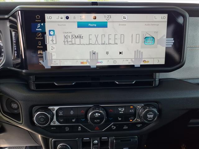 new 2025 Jeep Wrangler car