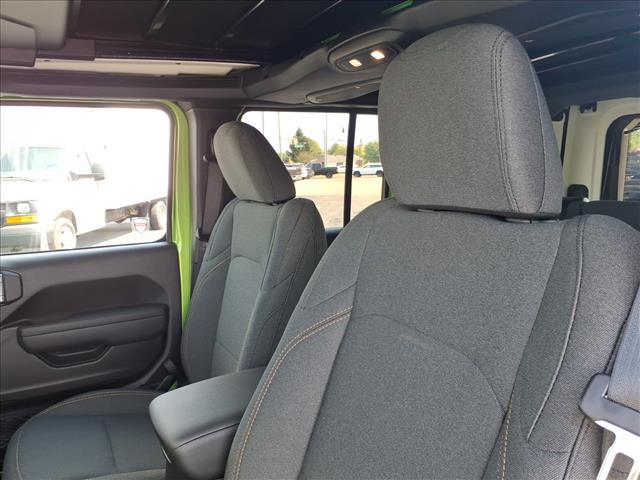 new 2025 Jeep Wrangler car