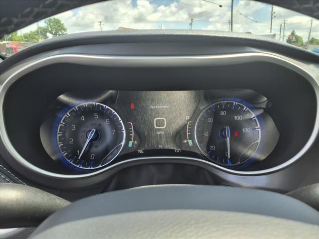new 2025 Chrysler Pacifica car