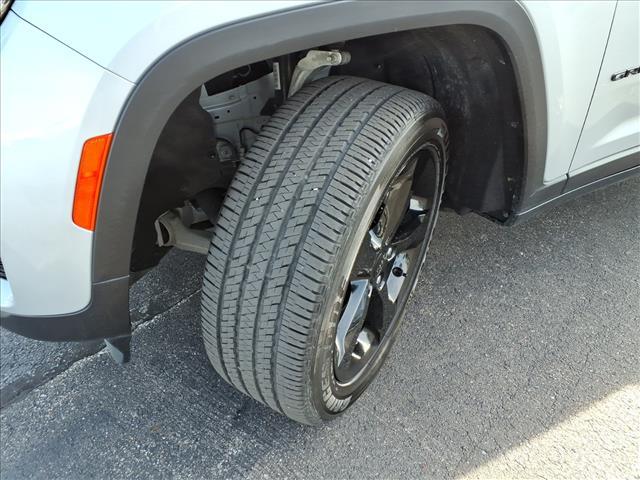 used 2024 Jeep Grand Cherokee car, priced at $35,995