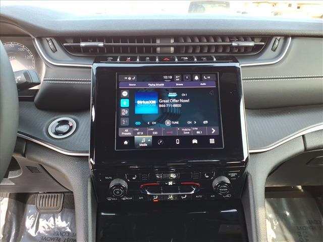 used 2024 Jeep Grand Cherokee car, priced at $35,995